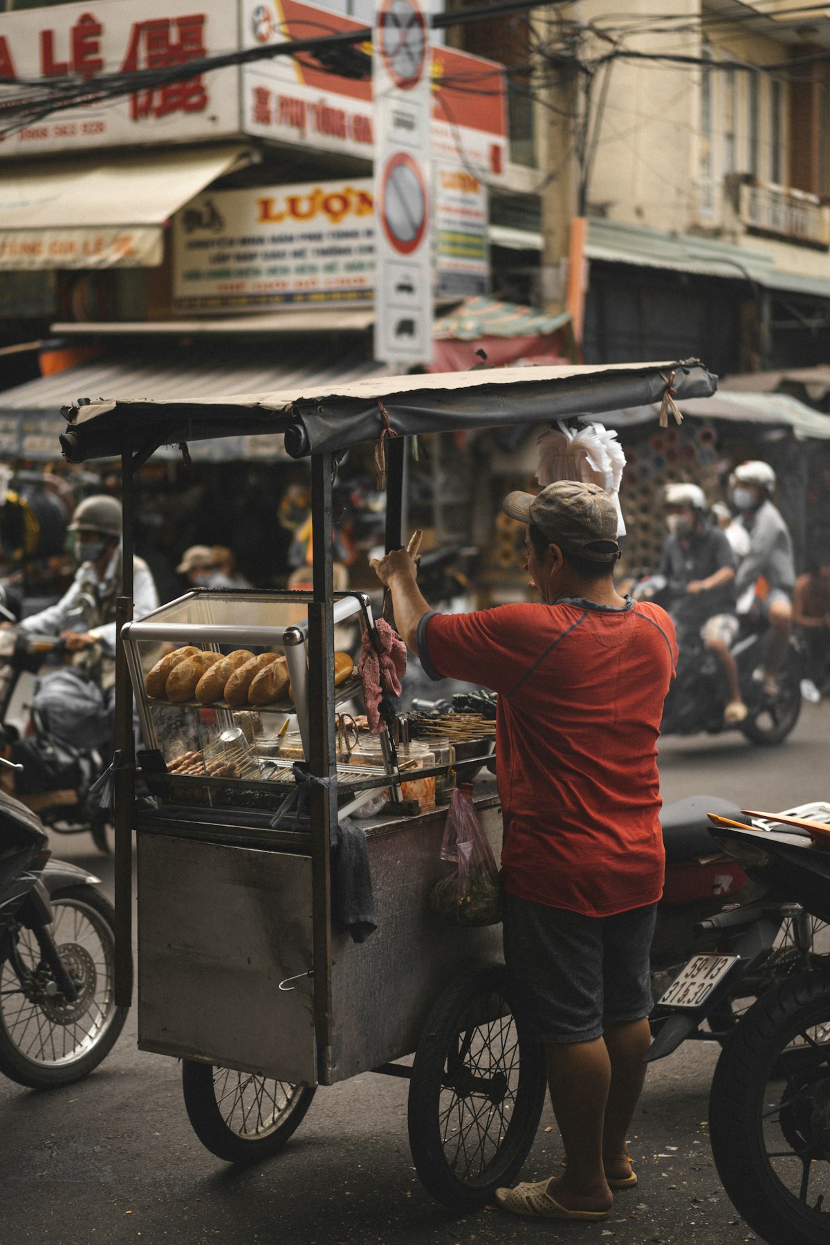 How to Order Bún Bò Huế Like a Local in Vietnam